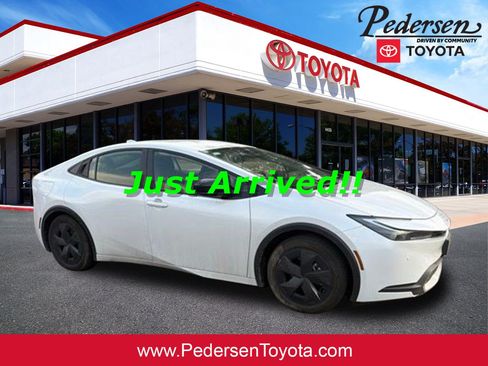 Used 2025 Toyota Prius Plug-In Hybrid FWD image 1