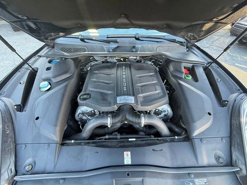 Used 2015 Porsche Cayenne S image 12