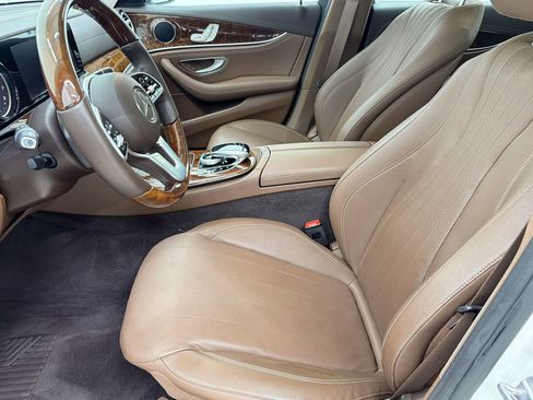 Used 2020 Mercedes-Benz E 350 Sedan image 5