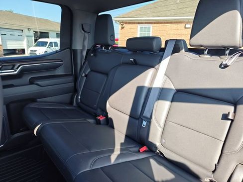 Used 2024 GMC Sierra 1500 SLT AWD/4WD image 14