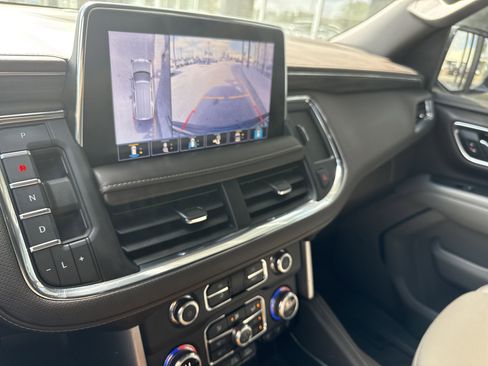 Used 2021 GMC Yukon SLT w/ SLT Premium Package image 9