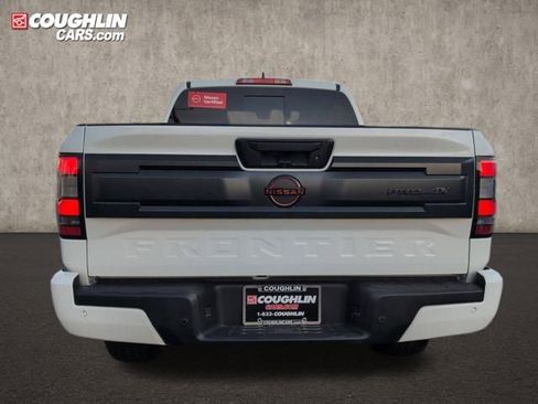 Certified 2025 Nissan Frontier PRO-4X image 6