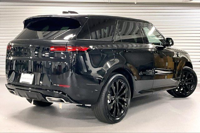New 2026 Land Rover Range Rover Sport Dynamic SE AWD/4WD image 4