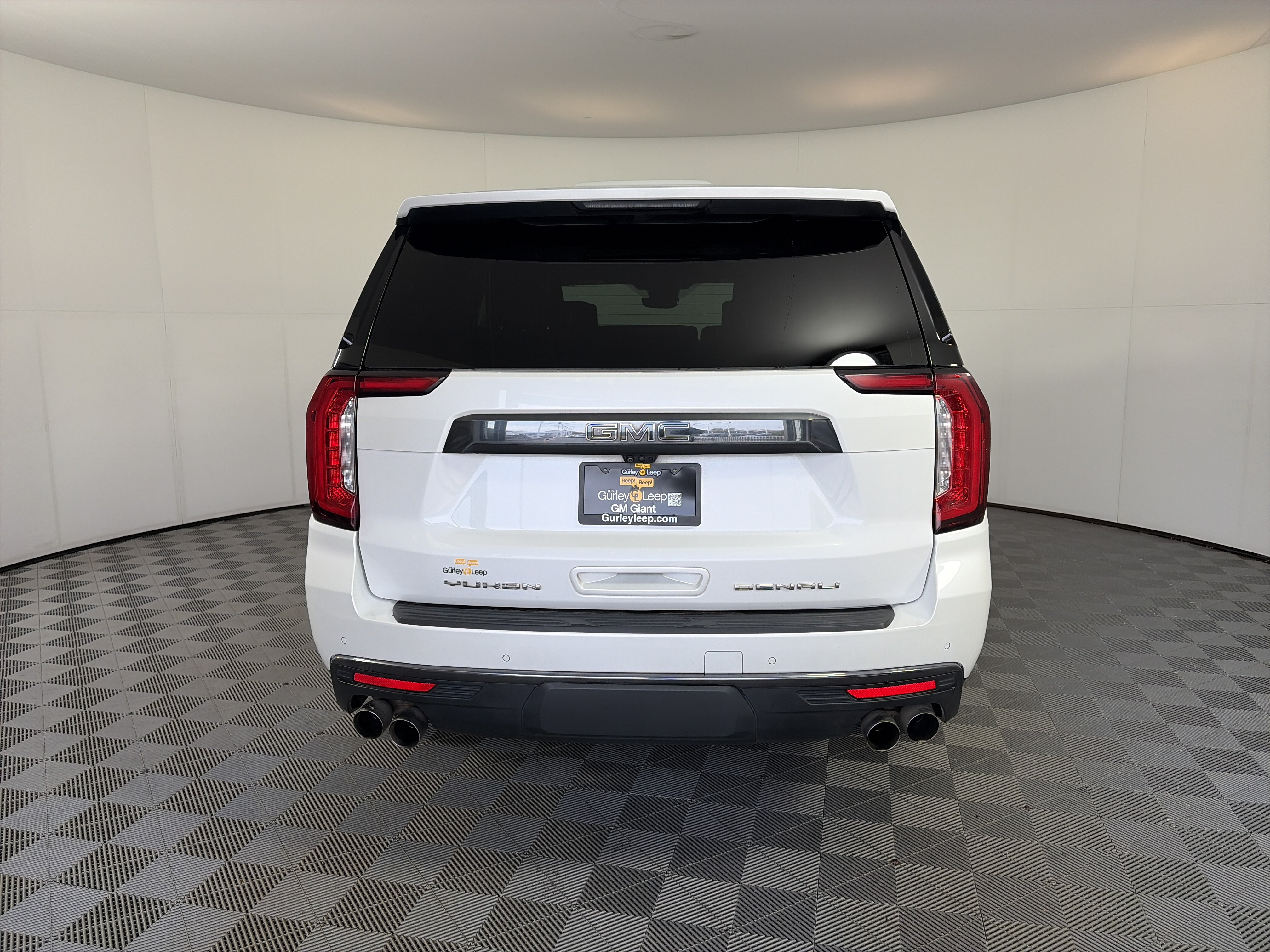 Used 2023 GMC Yukon Denali Ultimate w/ LPO, Floor Liner Package AWD/4WD image 10