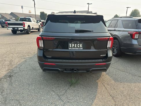 New 2026 Ford Explorer ST-Line w/ ST-Line Street Pack AWD/4WD image 4