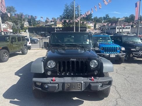 Used 2016 Jeep Wrangler Unlimited Rubicon AWD/4WD image 2