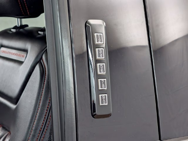 Used 2019 Ford F150 Lariat w/ Equipment Group 502A Luxury AWD/4WD image 14
