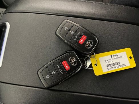 Certified 2024 Toyota Highlander LE image 24