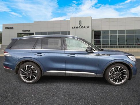 Used 2020 Lincoln Aviator Reserve w/ Equipment Group 202A AWD/4WD image 2