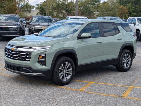New 2026 Chevrolet Equinox LT w/ Safety and Technology Package FWD image 8