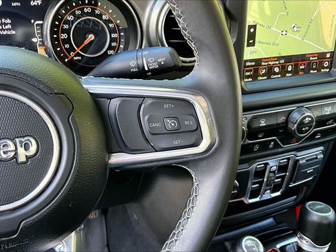 Used 2023 Jeep Gladiator Overland AWD/4WD image 20
