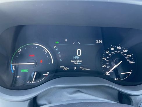 Used 2025 Toyota Sienna LE FWD image 23