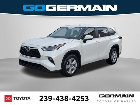 Certified 2024 Toyota Highlander LE FWD image 1