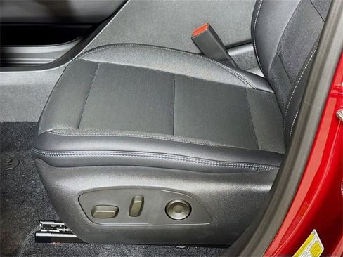 New 2025 Chevrolet Equinox EV LT image 17