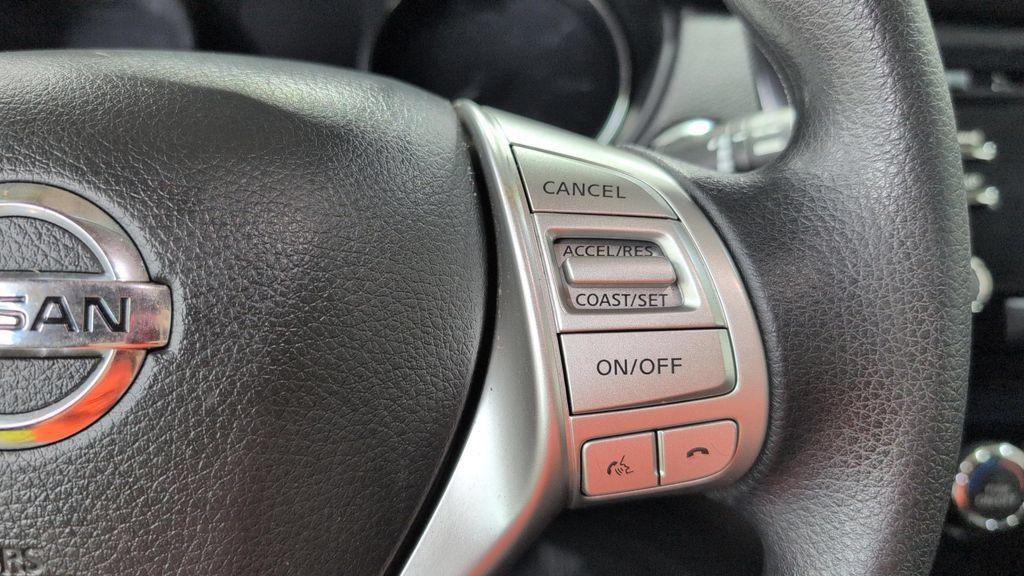 Used 2016 Nissan Rogue SV AWD/4WD image 11