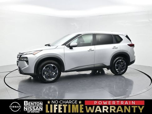 Used 2024 Nissan Rogue SV AWD/4WD image 1