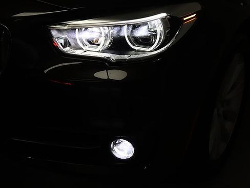 Used 2016 BMW 550i Gran Turismo xDrive AWD/4WD image 56