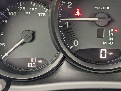 Used 2025 Porsche Macan image 17