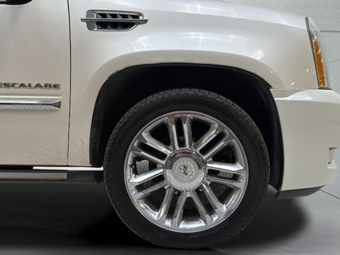 Used 2013 Cadillac Escalade Platinum image 34