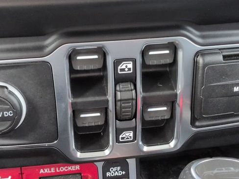 Used 2023 Jeep Gladiator Mojave w/ Cold Weather Group AWD/4WD image 24