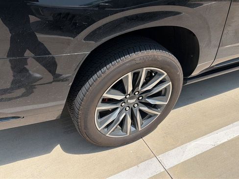 Certified 2023 Cadillac Escalade ESV Sport Platinum AWD/4WD image 13