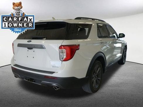 Used 2023 Ford Explorer XLT w/ Equipment Group 202A AWD/4WD image 15