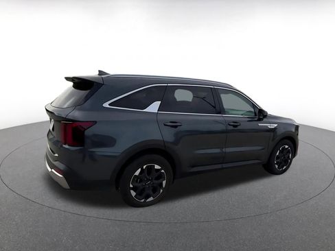 Used 2024 Kia Sorento S FWD image 14