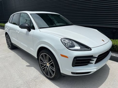 Certified 2023 Porsche Cayenne AWD/4WD image 12