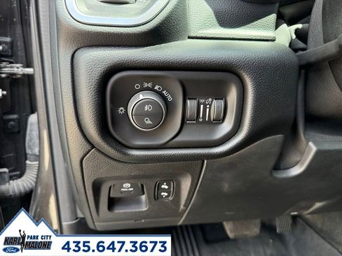 Used 2022 RAM 1500 Laramie AWD/4WD image 18