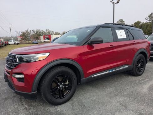 Used 2020 Ford Explorer XLT w/ Equipment Group 202A image 7