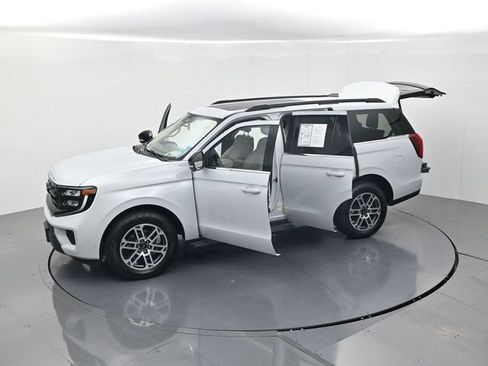 Certified 2025 Ford Expedition Active AWD/4WD image 52