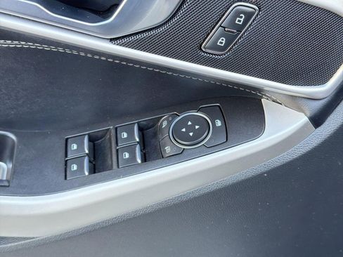 Used 2021 Ford Explorer XLT w/ Equipment Group 202A AWD/4WD image 19