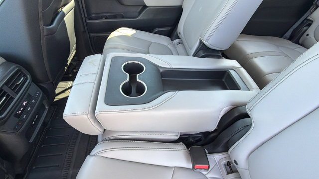 Used 2025 Honda Pilot EX-L image 37