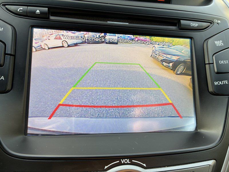 Used 2014 Hyundai Elantra Limited w/ Option Group 03 FWD image 11