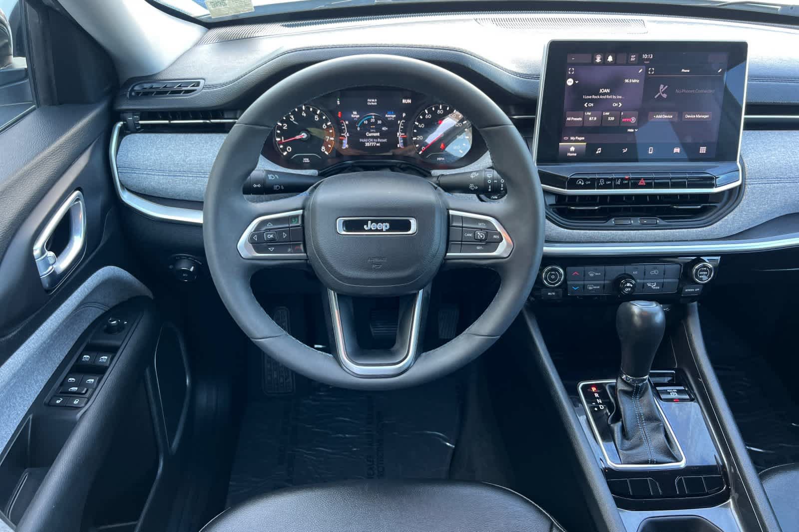 Used 2022 Jeep Compass Latitude FWD image 15