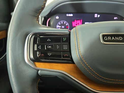 Used 2023 Jeep Grand Wagoneer L Series II w/ Premium Group II image 17