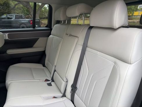 Used 2025 Hyundai Santa Fe SEL FWD image 7