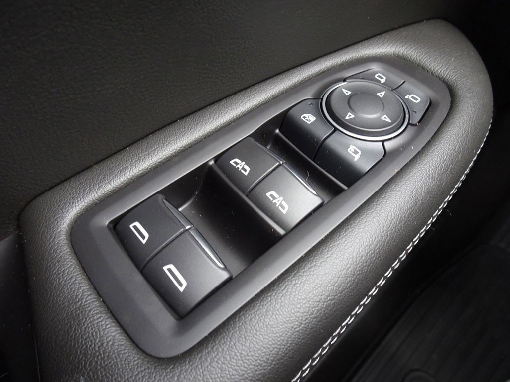 Certified 2025 Cadillac XT6 Premium Luxury AWD/4WD image 24