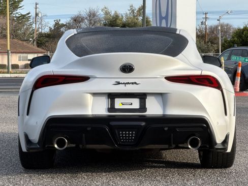 Used 2023 Toyota Supra Premium image 9