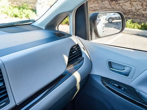 Certified 2017 Toyota Sienna XLE w/ XLE Navigation Package image 27