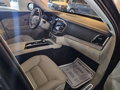 Certified 2025 Volvo XC90 T8 Plus w/ Protection Package Premier AWD/4WD image 10