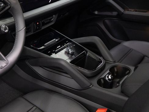 New 2026 Porsche Cayenne Coupe AWD/4WD image 15