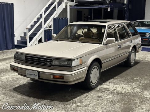 Used 1987 Nissan Maxima GXE FWD image 5