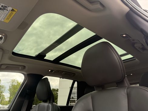 Used 2022 Volvo XC90 T8 Inscription image 13