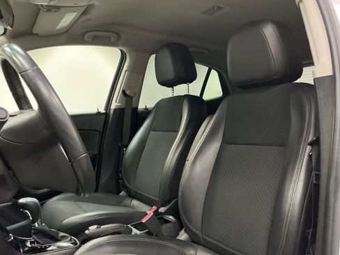 Used 2022 Buick Encore Preferred w/ Safety Package image 12