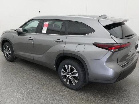 New 2026 Toyota Highlander XLE image 5