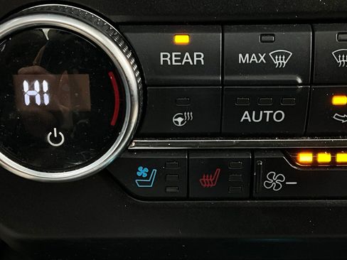 Used 2020 Ford Expedition XLT w/ Equipment Group 202A image 29