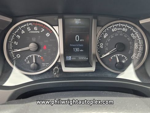 Used 2022 Toyota Tacoma SR5 w/ SR5 Appearance Package (SM) RWD image 24