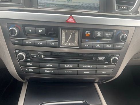 Used 2015 Hyundai Genesis 3.8 image 22