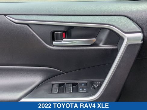 Used 2022 Toyota RAV4 XLE w/ Carpet Mat Package (TMS) AWD/4WD image 13